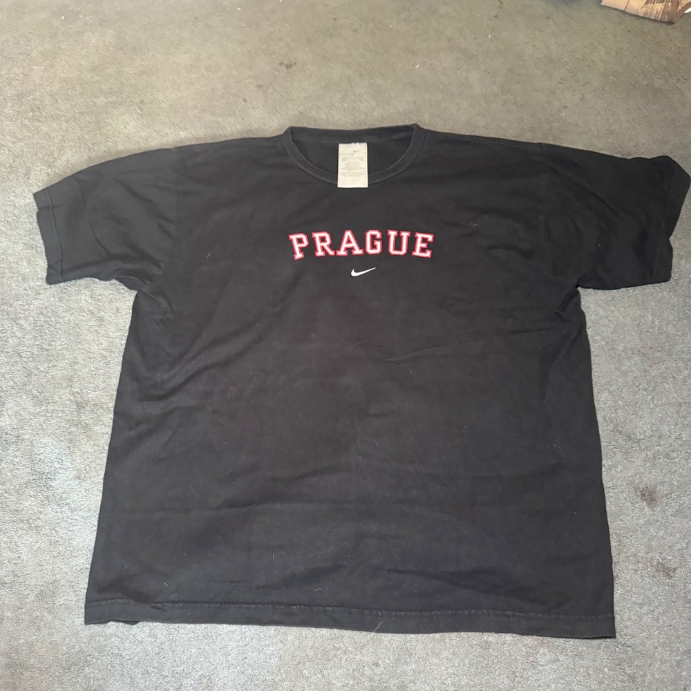 Nike Prague Graphic T-Shirt Mens XL Black Short Sleeve Swoosh Logo Tee